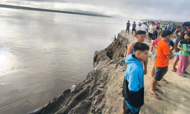 انهيار أرضي بنهر إيباريا في بيرو يودي بحياة 12 شخصًا ويخلف 30 مفقودًا