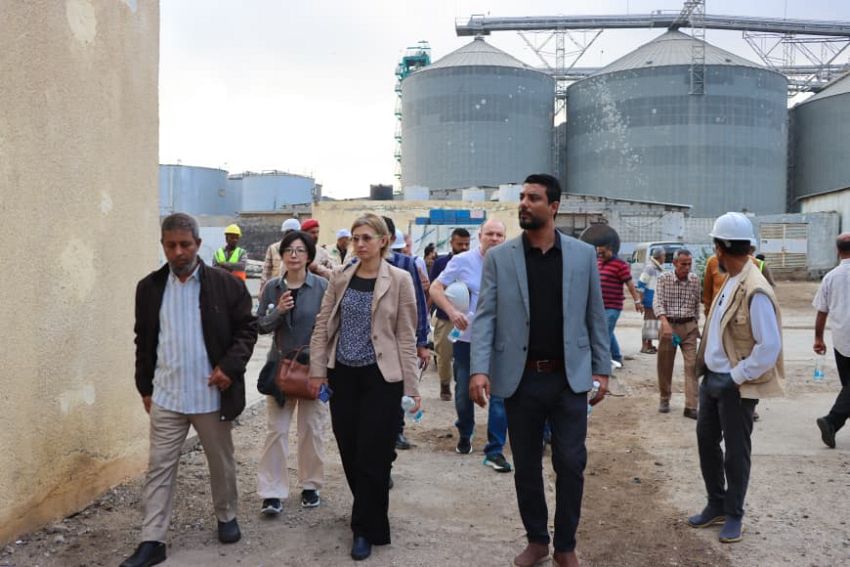 وفد البنك الدولي يطّلع على تطوير منظومة الصيد في مركز الدوكيارد بعدن