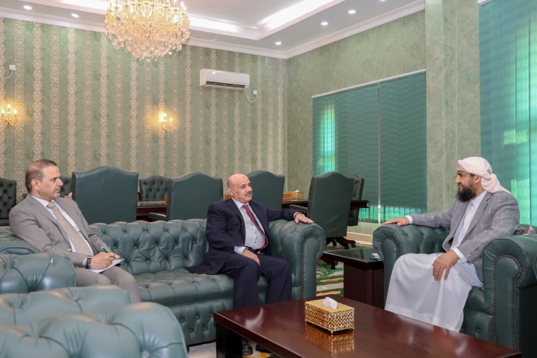 محافظ البنك المركزي يطلع المحرّمي على جهود استقرار العملة والإصلاحات الاقتصادية