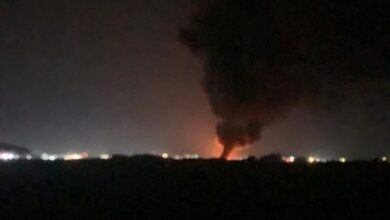 شبوة.. فرق الإطفاء تسيطر على حريق ناقلة وقود في مطار عتق الدولي