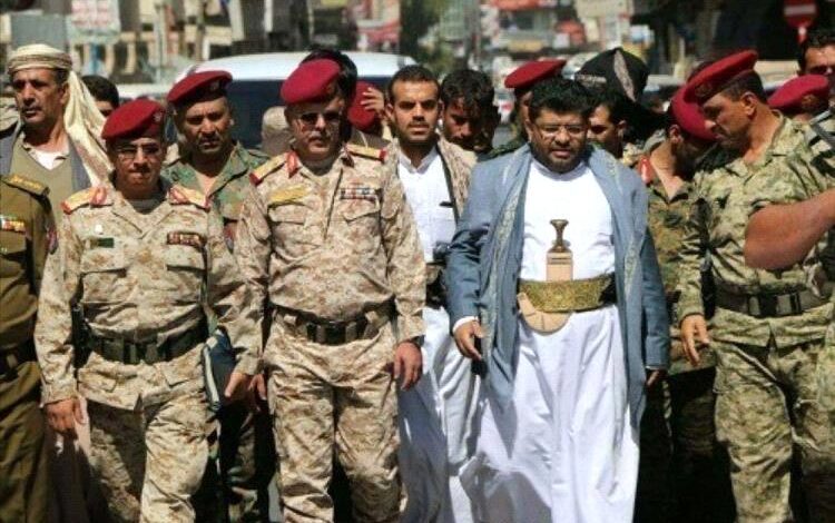 بينهم وزير الدفاع.. عودة وزراء حوثيين مصابين إلى صنعاء بعد علاج خارجي 1 بينهم وزير الدفاع.. عودة وزراء حوثيين مصابين إلى صنعاء بعد علاج خارجي
