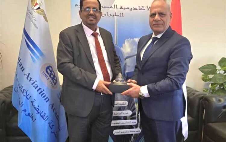 لقاء يمني مصري لبحث تعزيز التعاون في مجال الطيران المدني