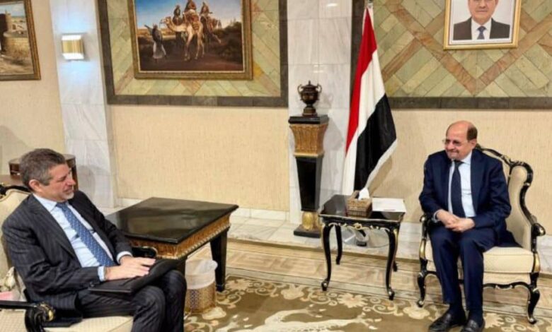 السفير الأمريكي للزنداني: ينبغي التركيز على مواجهة الحوثي