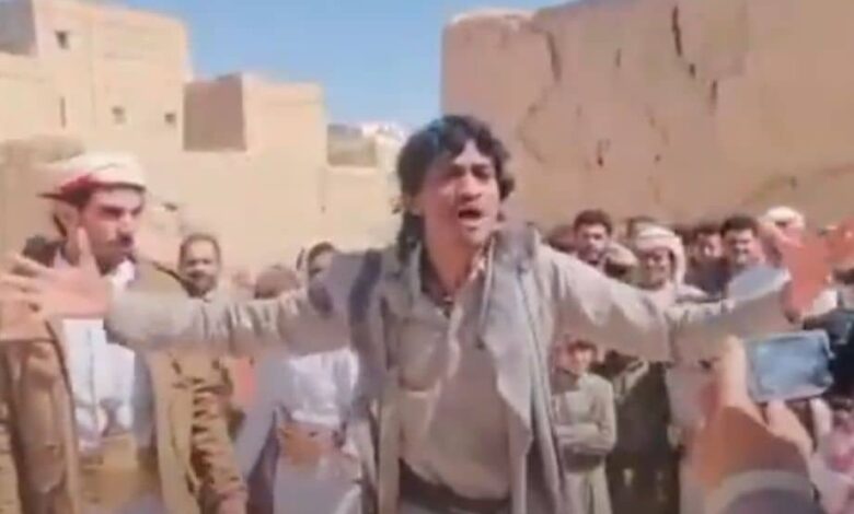 الجوف.. وقفة احتجاجية في الحزم ضد جرائم الحوثي وانهيار الخدمات 1 الجوف.. وقفة احتجاجية في الحزم ضد جرائم الحوثي وانهيار الخدمات