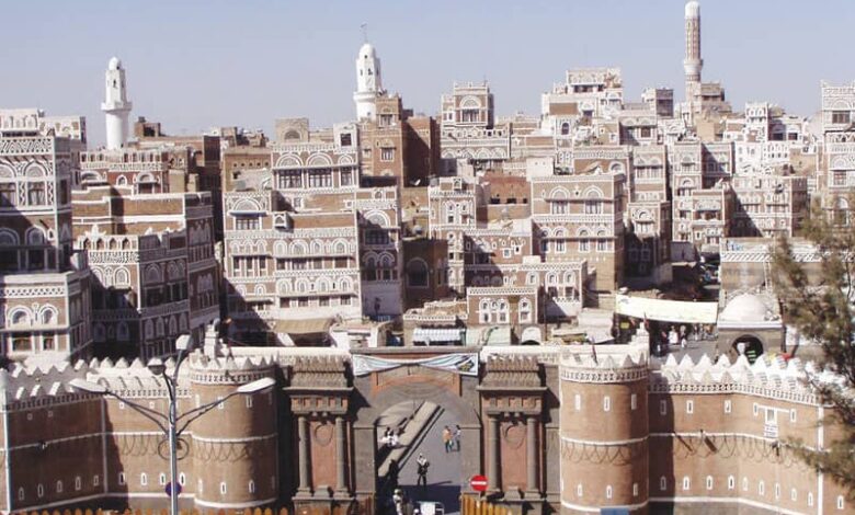 الكشف عن حريق التهم مصنعًا للمواد الغذائية الخفيفة شمال صنعاء 1 الكشف عن حريق التهم مصنعًا للمواد الغذائية الخفيفة شمال صنعاء