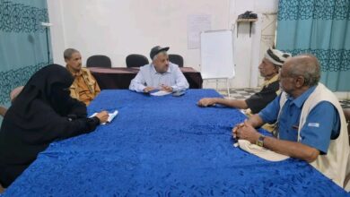 مدير الزراعة بالحديدة يناقش تفعيل العمل الإداري والميداني بمكتب زراعة حيس