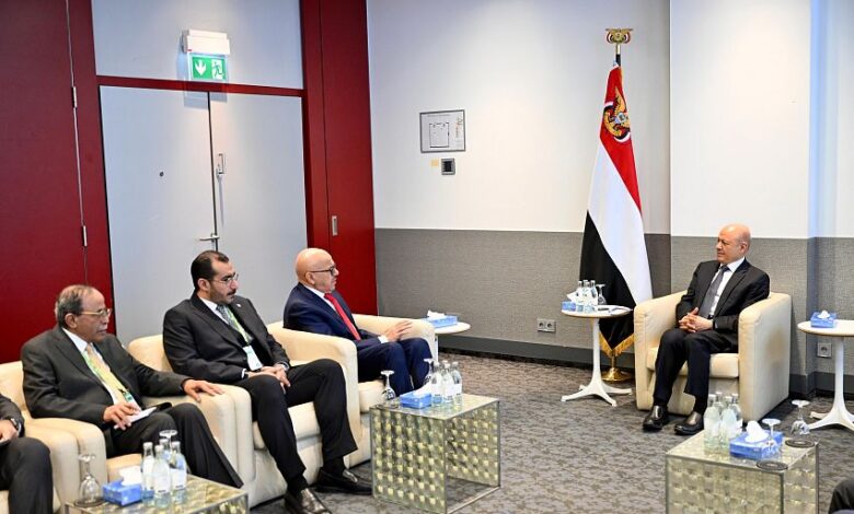 العليمي يشيد بمواقف البحرين الثابتة في دعم الشرعية اليمنية 1 العليمي يشيد بمواقف البحرين الثابتة في دعم الشرعية اليمنية