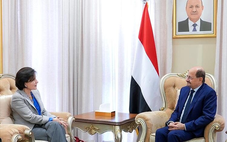 رئيس الوزراء يشيد بالدعم الإيطالي لليمن ويبحث تعزيز التعاون الثنائي