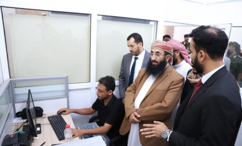 وزير الأوقاف يطلع على سير العمل بديوان الوزارة في عدن 1 وزير الأوقاف يطلع على سير العمل بديوان الوزارة في عدن
