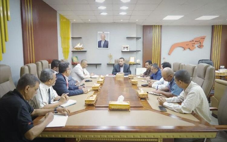 محافظ عدن يوجه بمعالجات جذرية لأزمة الغاز ويرفض الحلول المؤقتة 1 محافظ عدن يوجه بمعالجات جذرية لأزمة الغاز ويرفض الحلول المؤقتة