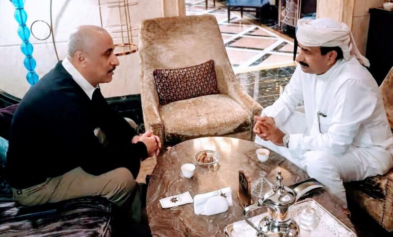 اللواء القملي يبحث مع بن الوزير تأمين سواحل شبوة 1 اللواء القملي يبحث مع بن الوزير تأمين سواحل شبوة