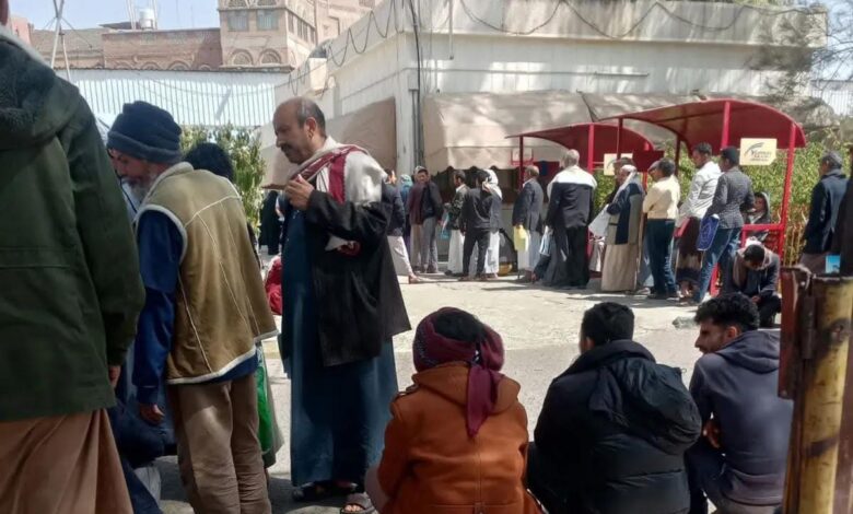 كاتب محلي يفضح معاناة المرضى في مستشفيات الحوثيين بصنعاء 1 كاتب محلي يفضح معاناة المرضى في مستشفيات الحوثيين بصنعاء
