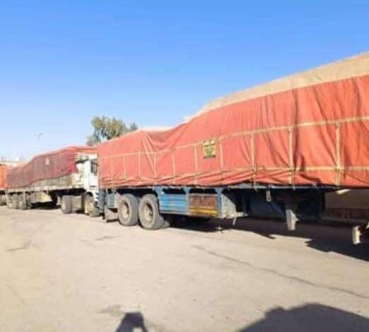 بدعم سعودي.. وصول قافلة إغاثية ضخمة إلى شبوة تستهدف الموظفين والمحتاجين 1 بدعم سعودي.. وصول قافلة إغاثية ضخمة إلى شبوة تستهدف الموظفين والمحتاجين