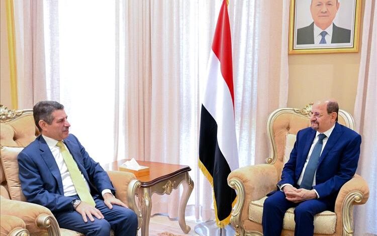 الزنداني يستعرض مع السفير الأمريكي جهود الحكومة لتعزيز الاستقرار وتحسين الخدمات