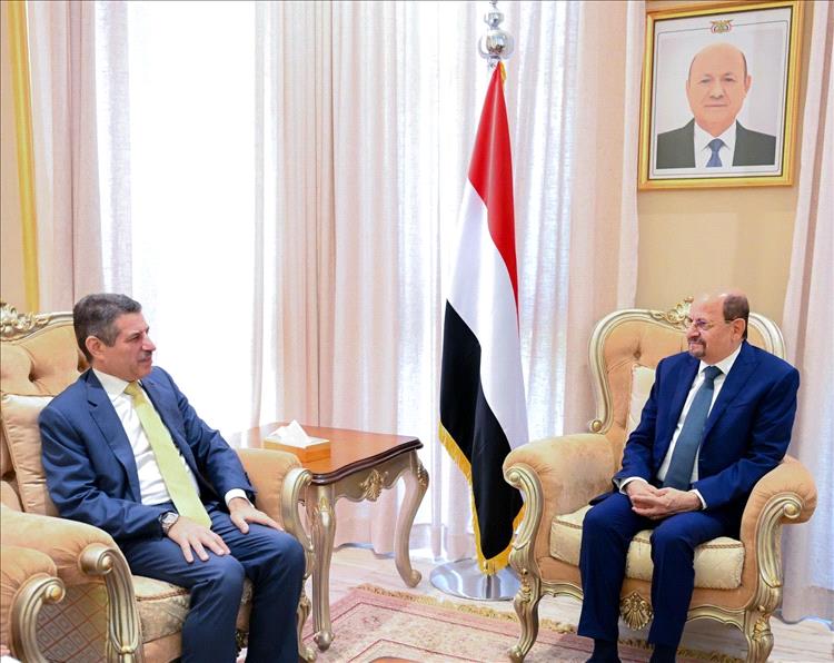 الزنداني يستعرض مع السفير الأمريكي جهود الحكومة لتعزيز الاستقرار وتحسين الخدمات