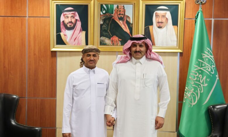 السفير محمد آل جابر والقيادي الجنوبي الشنفرة يؤكدان على حل عادل للقضية الجنوبية