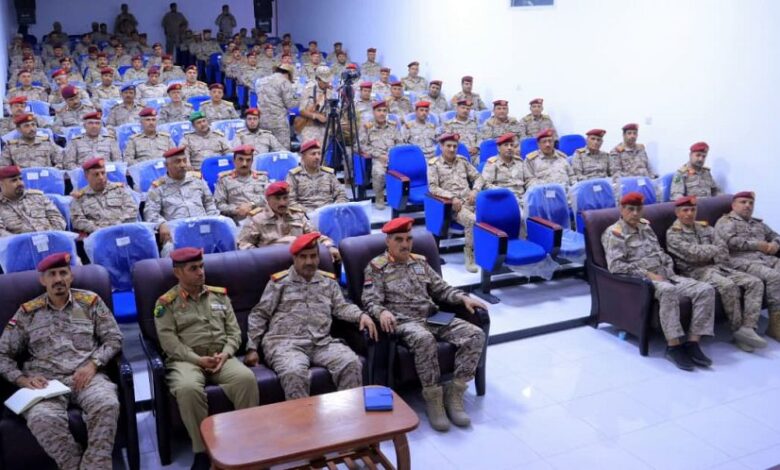 وزير الدفاع: المنطقة السابعة قوة ضاربة في معركة استعادة صنعاء 1 وزير الدفاع: المنطقة السابعة قوة ضاربة في معركة استعادة صنعاء