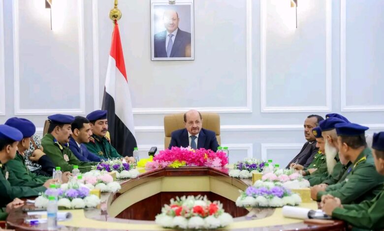 رئيس الوزراء يدشن العمل بمبنى وزارة الداخلية في عدن لأول مرة منذ 2015