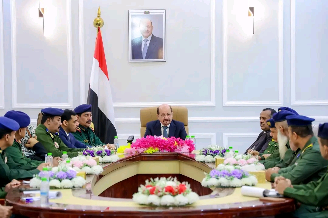 رئيس الوزراء يدشن العمل بمبنى وزارة الداخلية في عدن لأول مرة منذ 2015