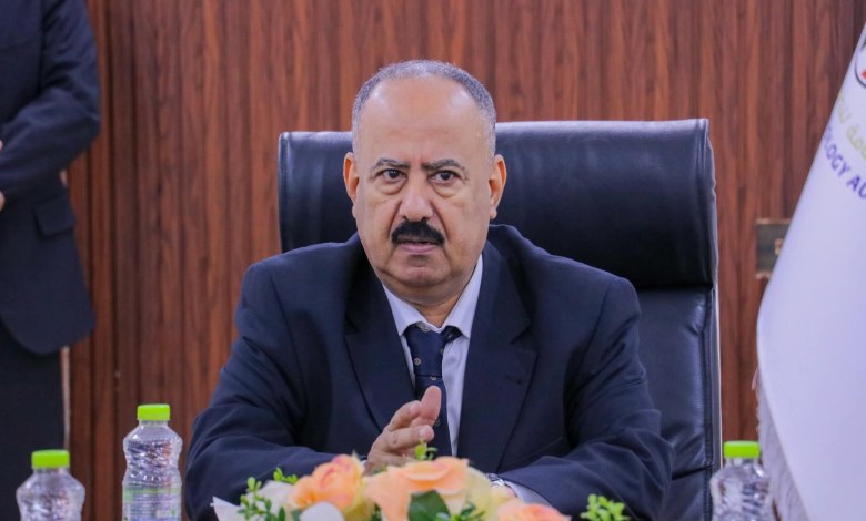 وزير النقل يوجّه “فلاي عدن” برحلة عاجلة لإعادة ركاب عالقين في القاهرة