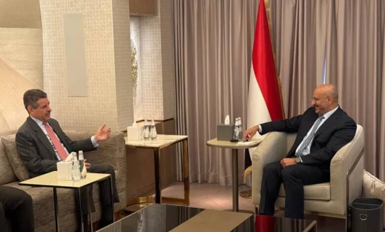 طارق صالح للسفير الأمريكي: استقرار البحر الأحمر مرهون بتمكين الدولة اليمنية 1 طارق صالح للسفير الأمريكي: استقرار البحر الأحمر مرهون بتمكين الدولة اليمنية