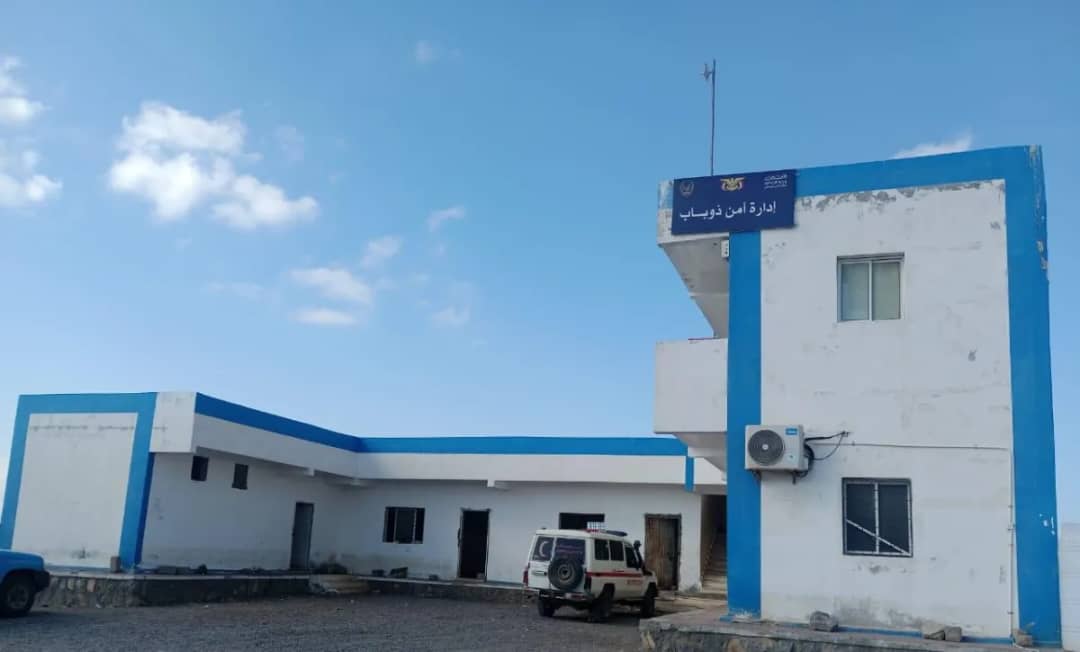 تعز.. أمن ذو باب يضبط متهمًا بسرقة محل صرافة خلال أقل من 24 ساعة