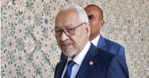 نواب يلوحون بسحب الثقة.. والغنوشي يستبق جلسة مساءلته بتبرير