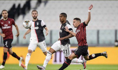يوفنتوس يقصي ميلان ويتأهل إلى نهائي كأس إيطاليا 1 يوفنتوس يقصي ميلان ويتأهل إلى نهائي كأس إيطاليا