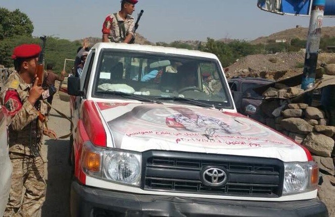 مليشيات الحشد الإخواني تنتهك حرمات منزل أبرز المناهضين لجرائمها بتعز 1 مليشيات الحشد الإخواني تنتهك حرمات منزل أبرز المناهضين لجرائمها بتعز