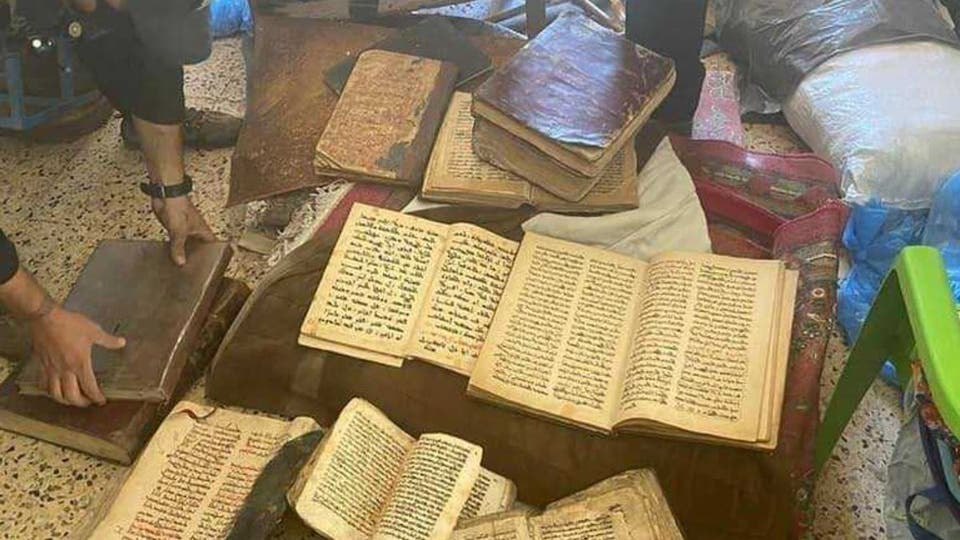 بعد ضبطه.. اكتشاف داعشي خزّن كنزاً مسروقاً بمطبخ بيته بالعراق 1 بعد ضبطه.. اكتشاف داعشي خزّن كنزاً مسروقاً بمطبخ بيته بالعراق