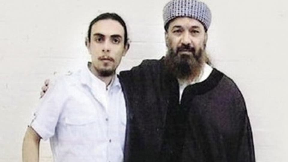 متورط باغتيال السادات وعفا عنه مرسي.. من هو متحدث بن لادن؟ 1 متورط باغتيال السادات وعفا عنه مرسي.. من هو متحدث بن لادن؟