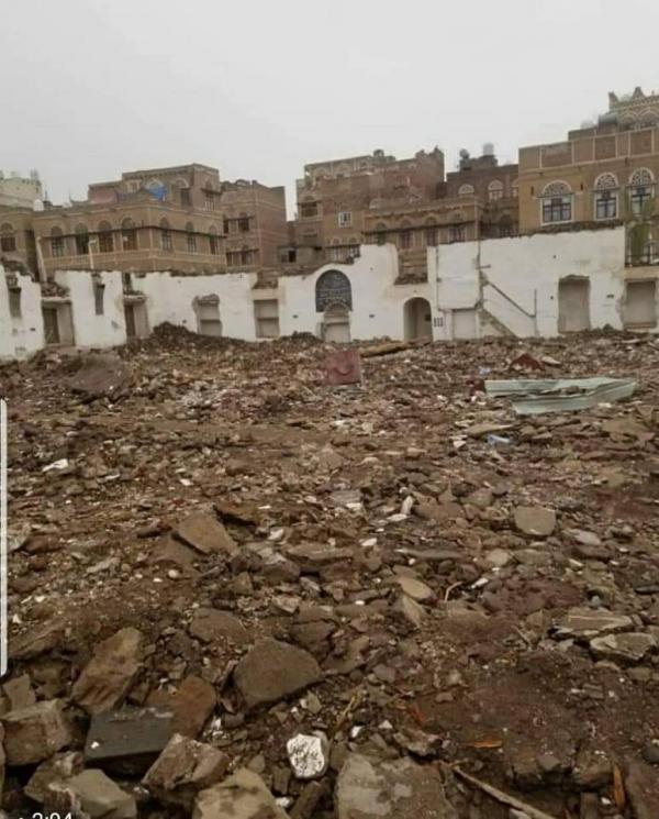 مليشيات الحوثي تهدم مسجد تاريخي في صنعاء القديمة لهذا السبب ! 1 مليشيات الحوثي تهدم مسجد تاريخي في صنعاء القديمة لهذا السبب !