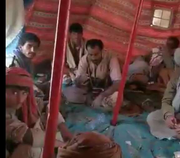 الجيش يأسر عددا من ذوي الاحتياجات الخاصة يقاتلون في صفوف الحوثي بمأرب
