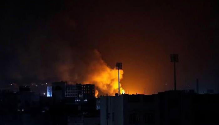 انفجارات عنيفة تهز صنعاء ومصدر عسكري يوضح