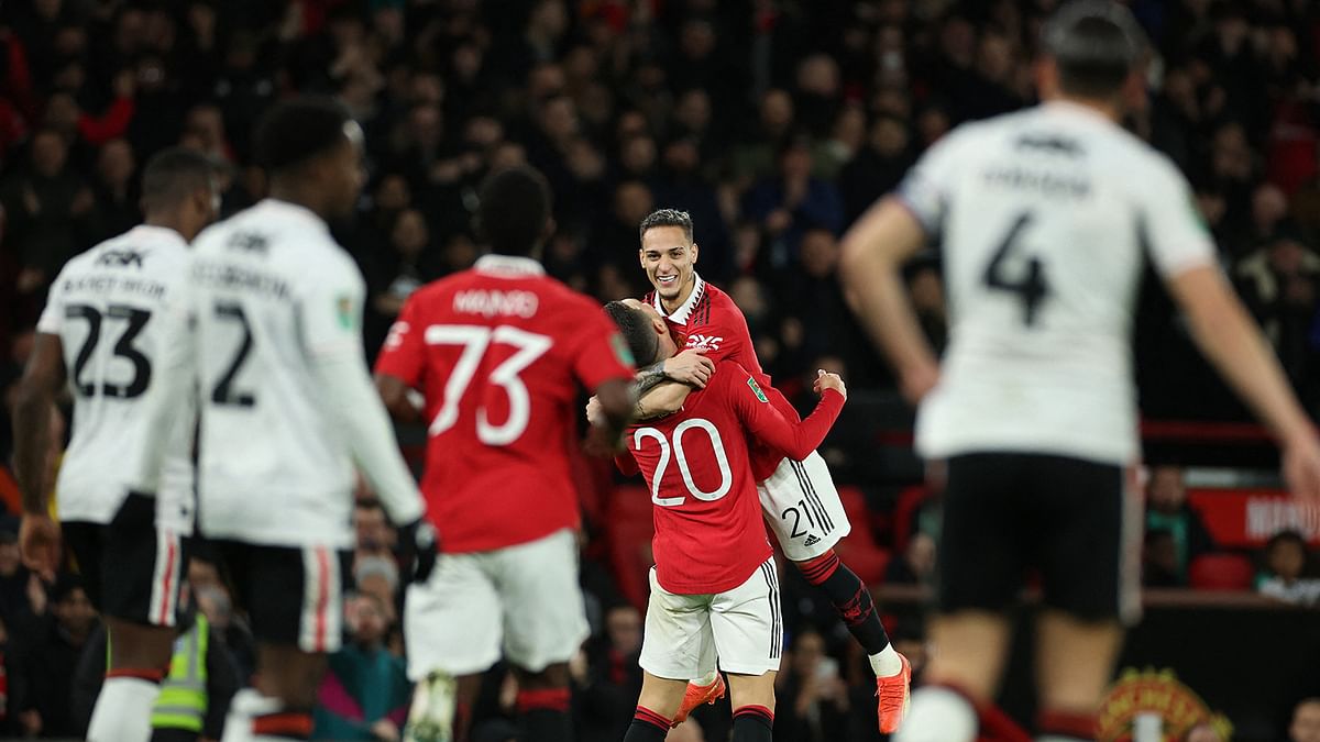 مانشستر يونايتد ونيوكاسل يتأهلان إلى نصف نهائي كأس الرابطة الإنجليزية