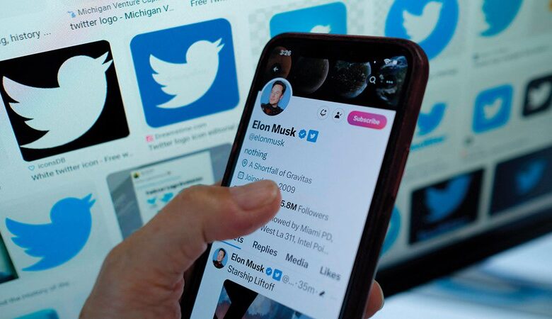 علامة التوثيق الزرقاء على «تويتر» تعود إلى حسابات مشاهير من دون موافقتهم
