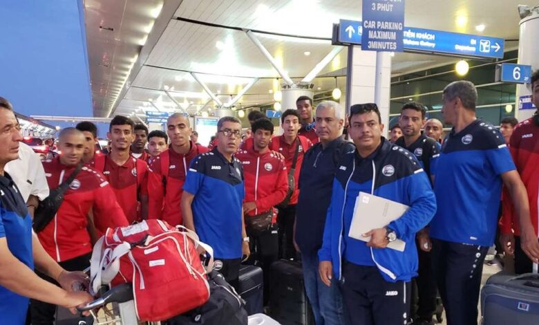 وصول بعثة منتخب الناشئين الى تايلاند لخوض منافسات كأس آسيا 1 وصول بعثة منتخب الناشئين الى تايلاند لخوض منافسات كأس آسيا