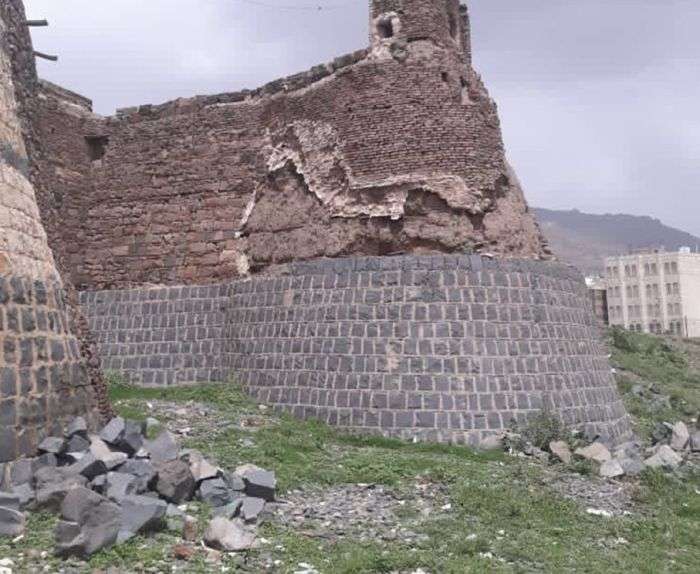 صنعاء.. قصر غمدان الأثري مهددا بالانهيار نتيجة الإهمال الحوثي