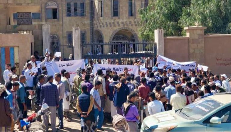 معتقلون يضربون عن الطعام في سجون الإخوان بتعز