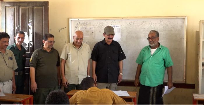 مدير المخا يدشن امتحانات الثانوية العامة