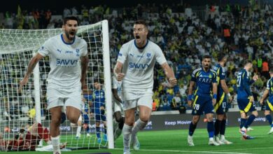 الهلال يقسو على النصر برباعية ويتوج بكأس السوبر السعودي