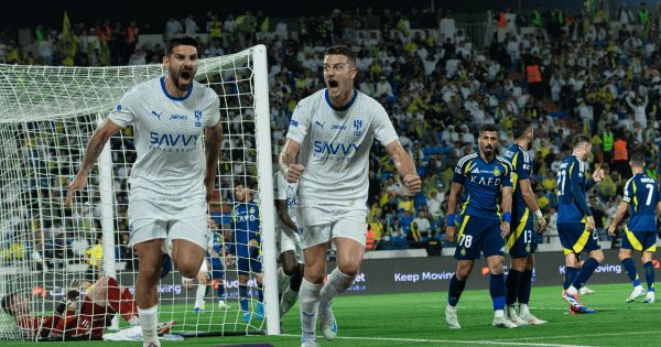 الهلال يقسو على النصر برباعية ويتوج بكأس السوبر السعودي