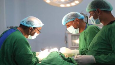 بدء إجراء العمليات الجراحية بالمخيم الطبي في مستشفى عدن الخيري برعاية المحرمي