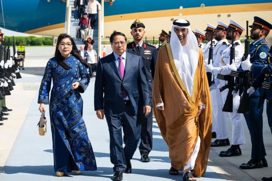 رئيس وزراء فيتنام يصل إلى الإمارات في زيارة رسمية 1 رئيس وزراء فيتنام يصل إلى الإمارات في زيارة رسمية