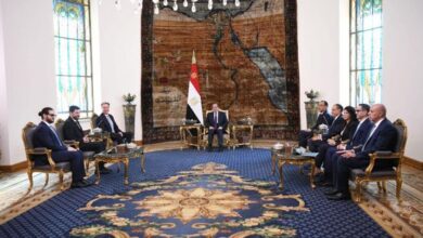 الرئيس المصري يلتقي رئيس المنتدى الاقتصادي العالمي والوفد المرافق له
