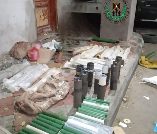 حزام عدن الأمني يحبط تهريب شحنة أسلحة داخل حافلة مدنية 1 حزام عدن الأمني يحبط تهريب شحنة أسلحة داخل حافلة مدنية
