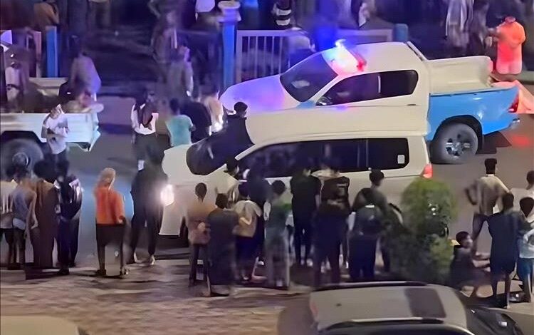 وفاة شاب وإصابة اثنين بحريق في محل بهارات بعدن 1 وفاة شاب وإصابة اثنين بحريق في محل بهارات بعدن