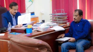 محافظ شبوة يؤكد دعم السلطة المحلية لجهود تعزيز الأمن المائي وتوسيع مشاريع مياه الريف