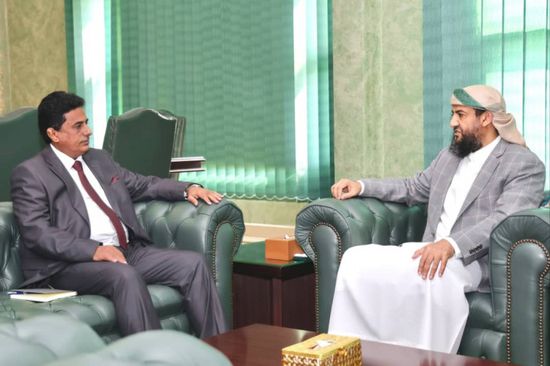 المحرّمي يبحث مع باهبري تعزيز التنسيق الحكومي وتسريع وتيرة الإصلاحات في عدن