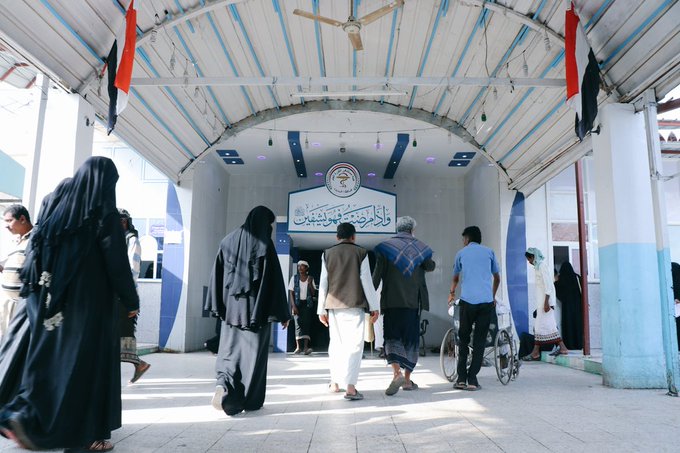 الصليب الاحمر: اثنين من اصل ثلاثة يمنيين يفتقرون للمياه الآمنة 1 الصليب الاحمر: اثنين من اصل ثلاثة يمنيين يفتقرون للمياه الآمنة